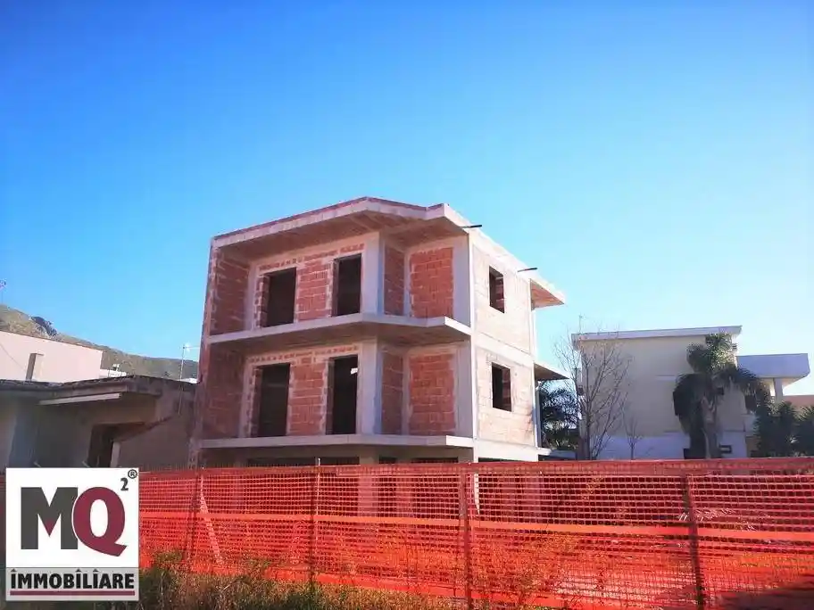 Casa indipendente in vendita a Mondragone