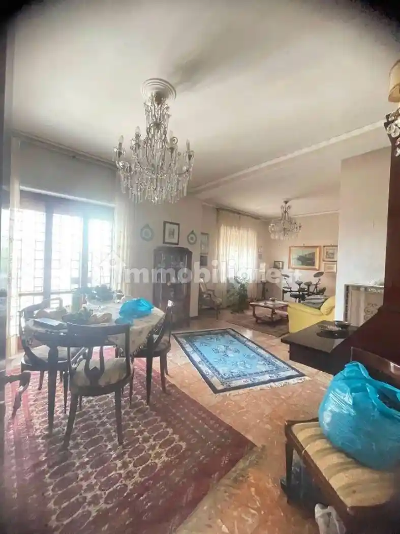 Appartamento in vendita a Napoli