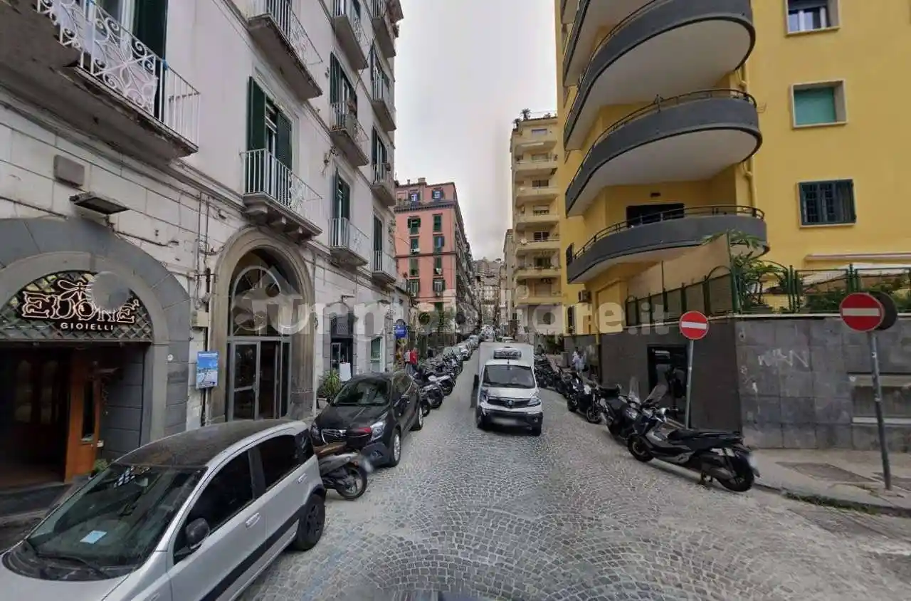 Appartamento in vendita a Napoli