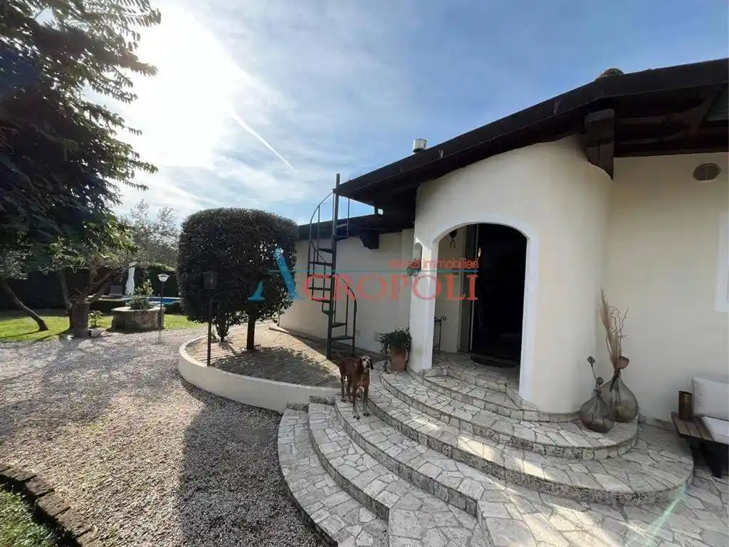 Villa in vendita a Trevignano Romano