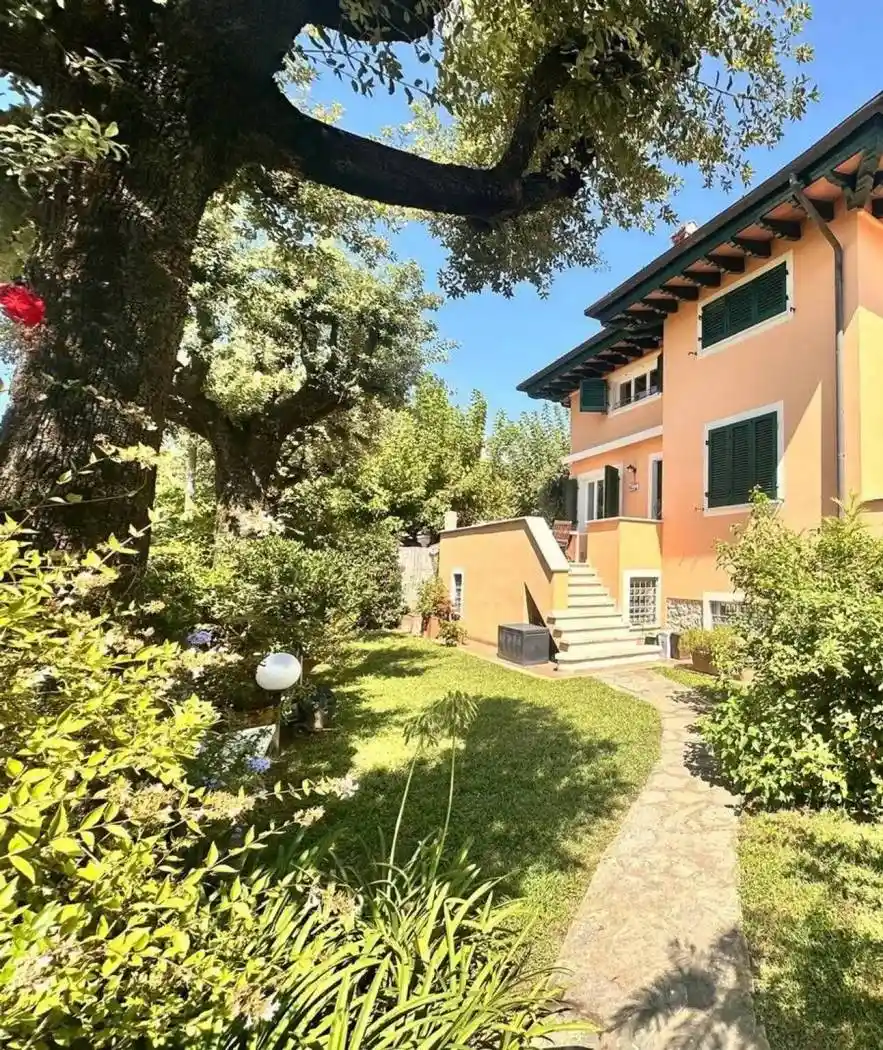Villa in vendita a Pietrasanta
