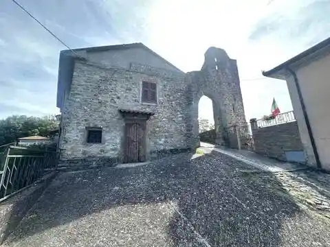 Villa in vendita a Licciana Nardi