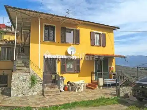 Villa in vendita a Tresana