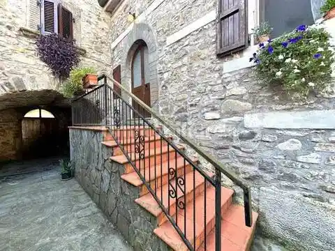 Villa in vendita a Licciana Nardi