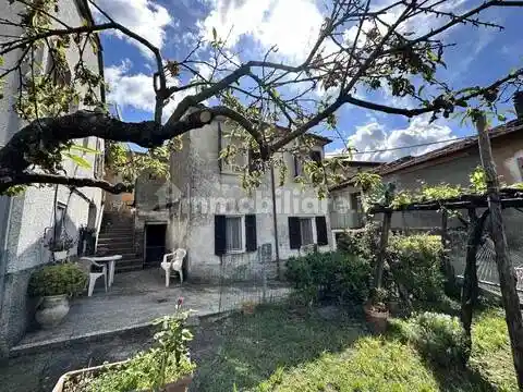 Villa in vendita a Podenzana