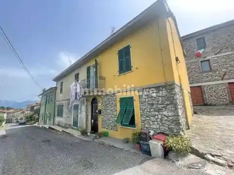 Villa in vendita a Tresana