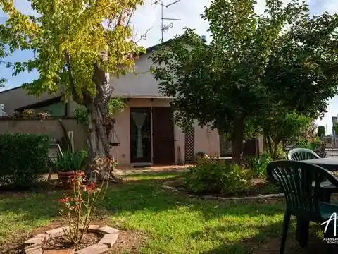 Villa in vendita a Cesena