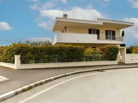 Villa in vendita a Cesena