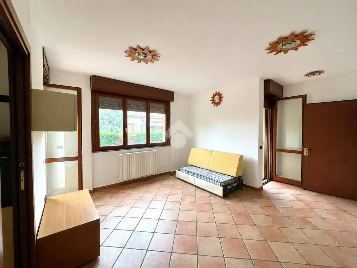 Appartamento in affitto a Carugo