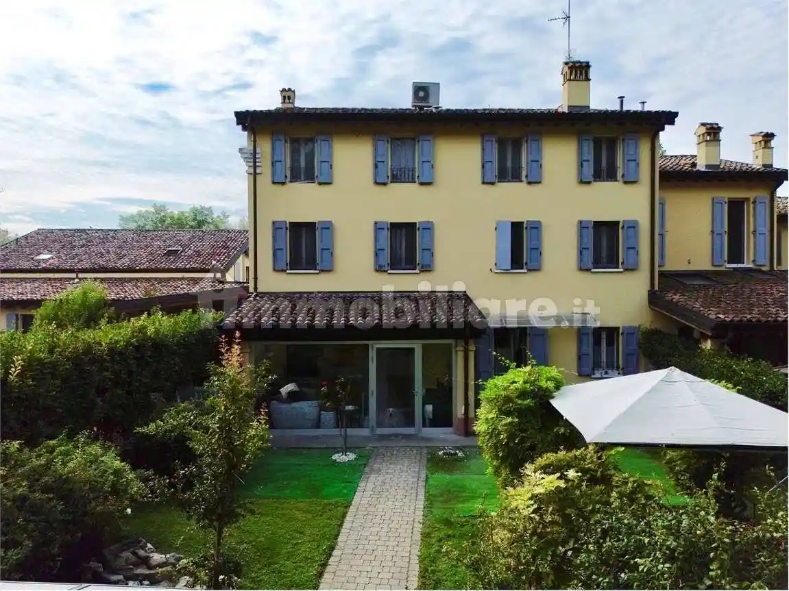 Villa in vendita a Modena