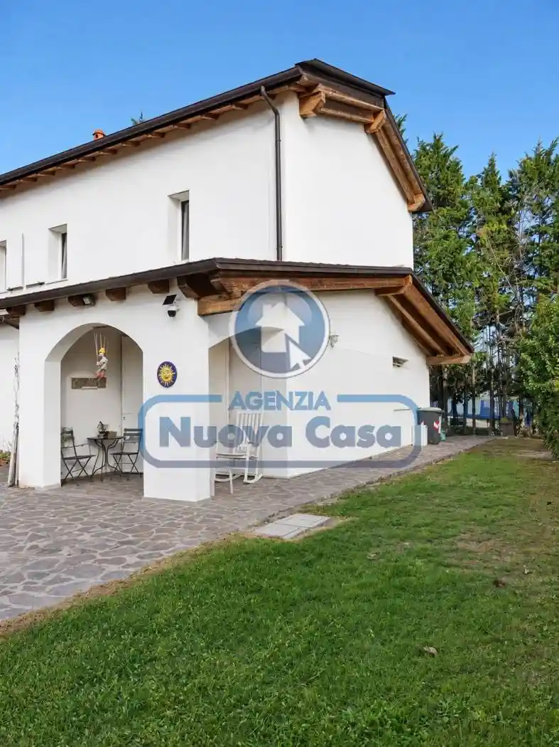 Villa in vendita a Russi