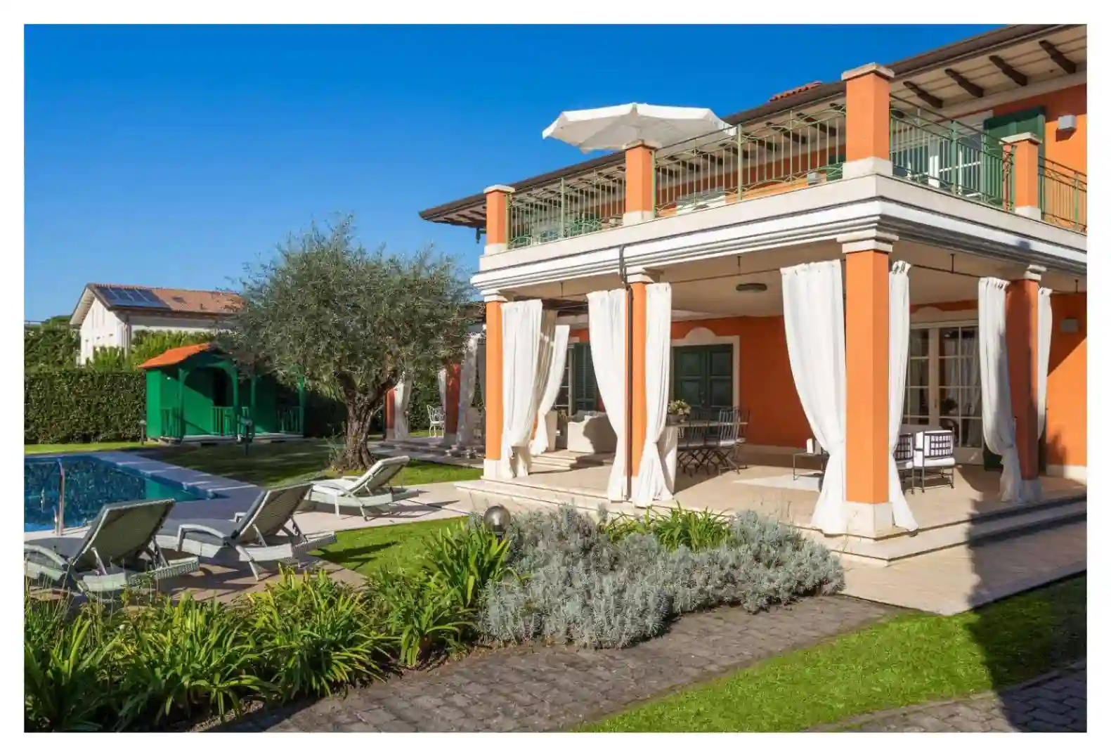 Villa - foto 2
