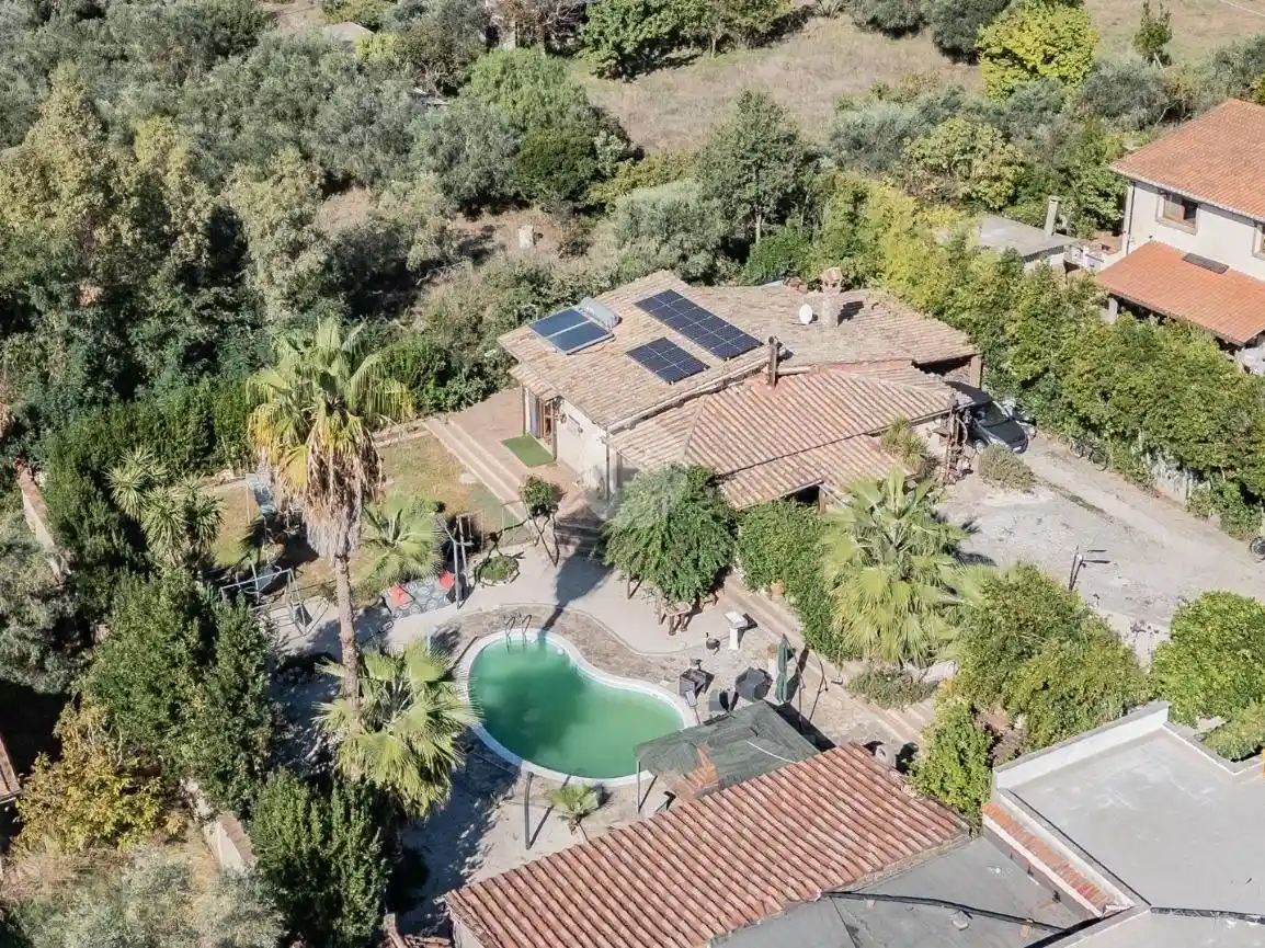 Villa in vendita a Anguillara Sabazia