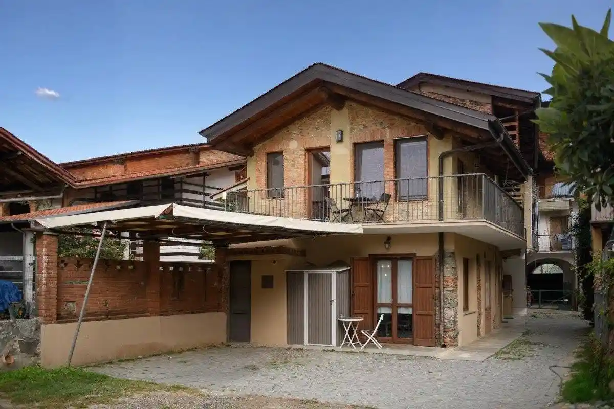 Casa indipendente in vendita a Pavone Canavese