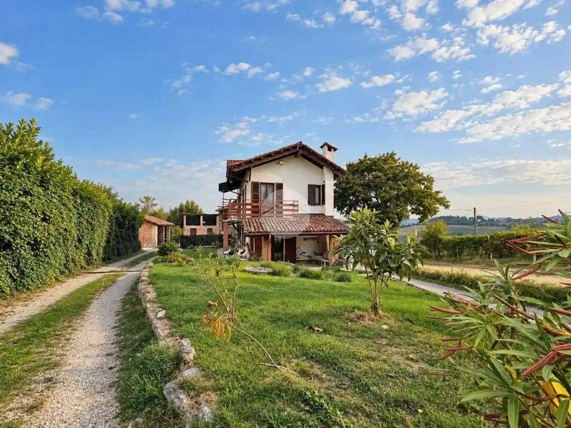 Casa indipendente in vendita a Penango