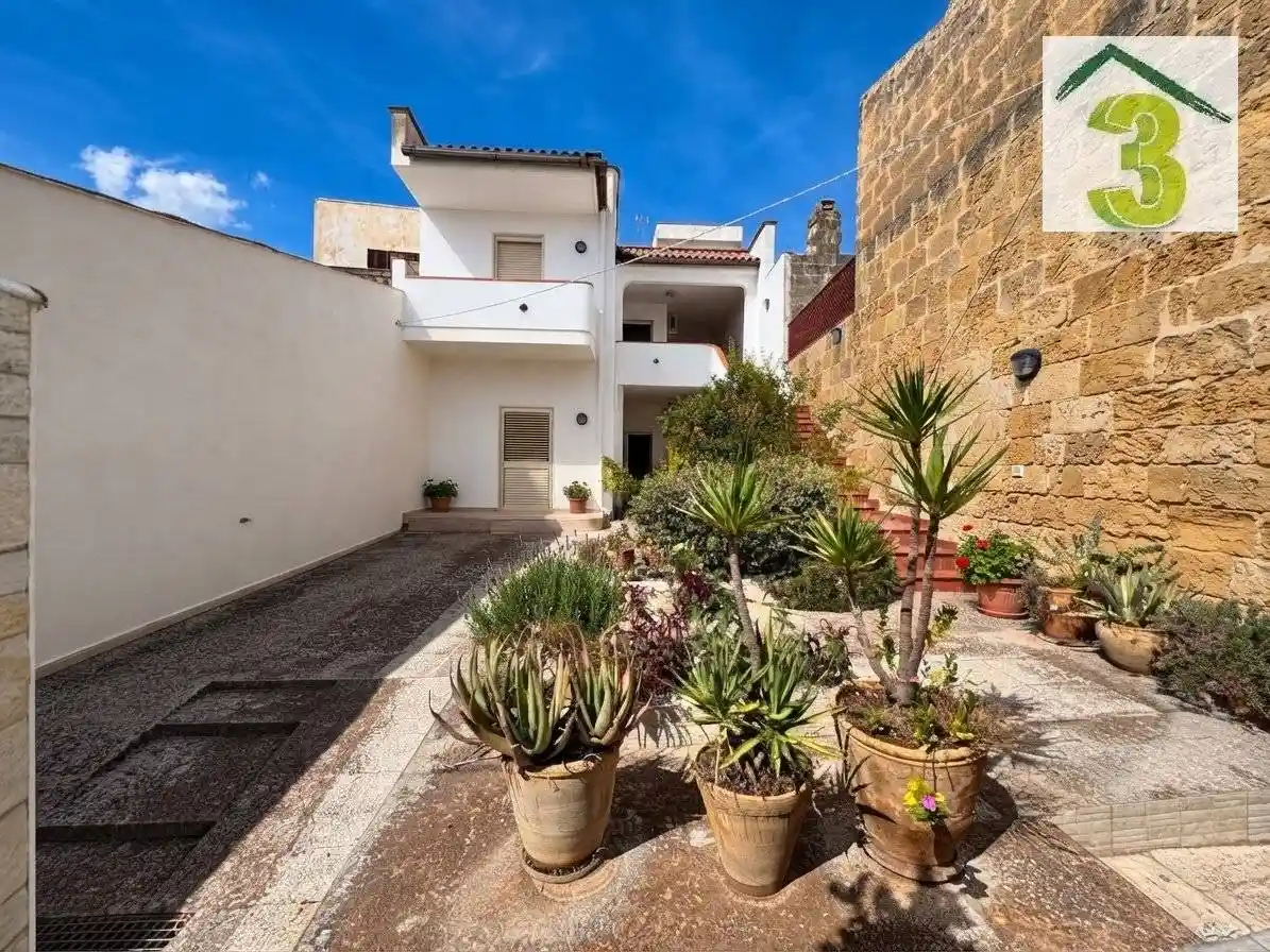 Casa indipendente in vendita a Tricase