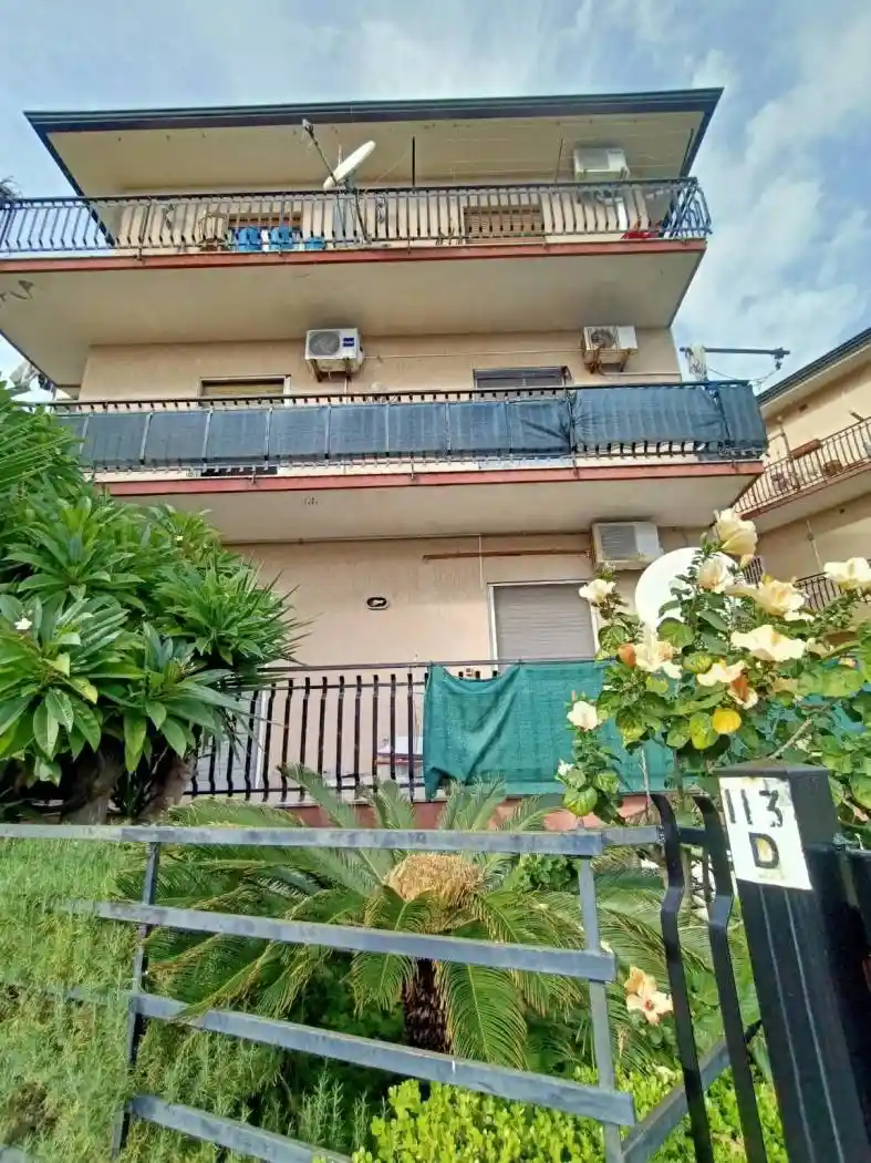Appartamento in affitto a Aci Castello