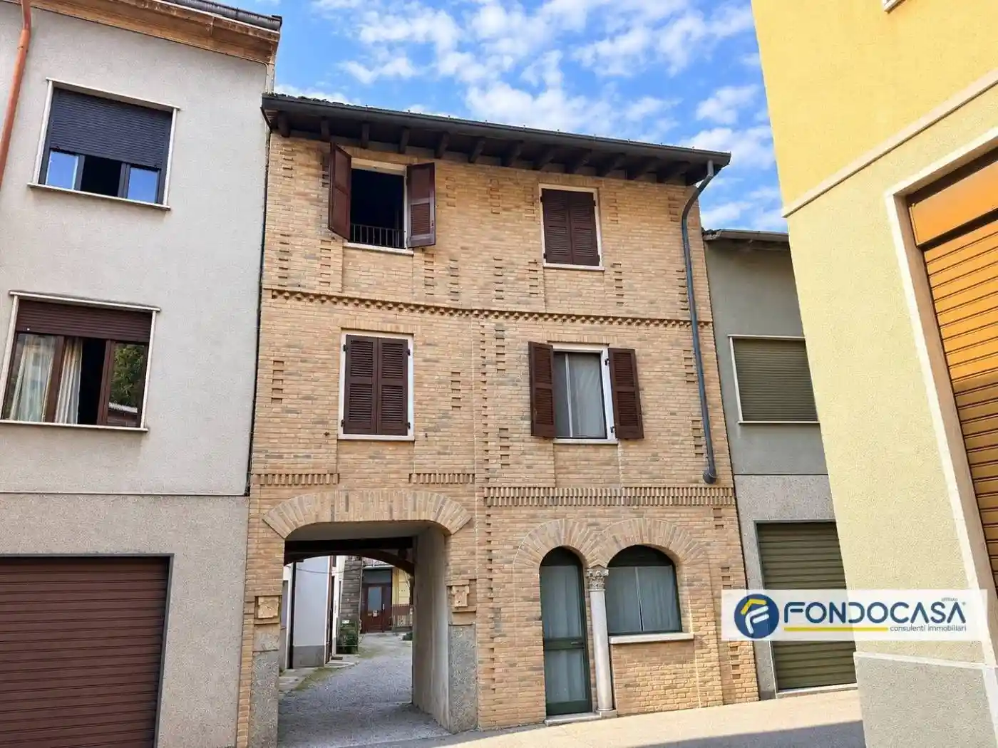 Appartamento in vendita a Carugo