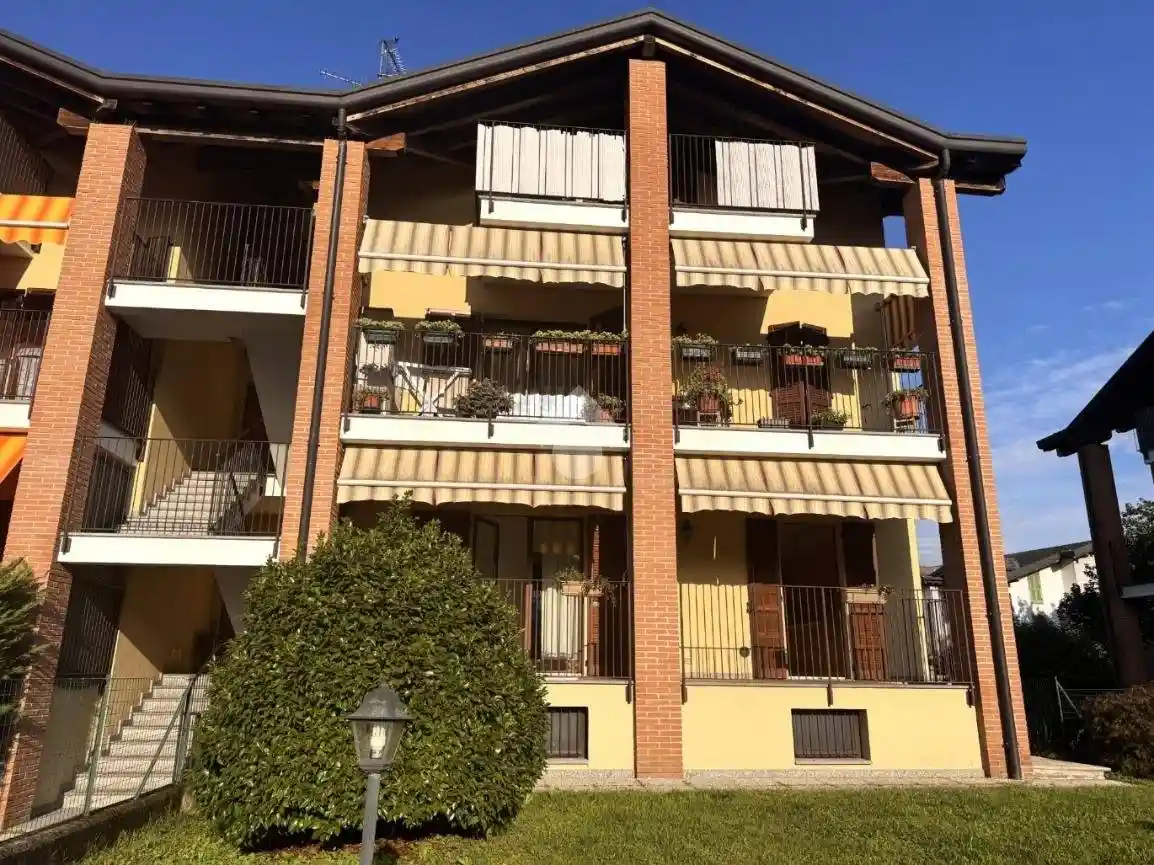 Appartamento in vendita a Vedano Olona