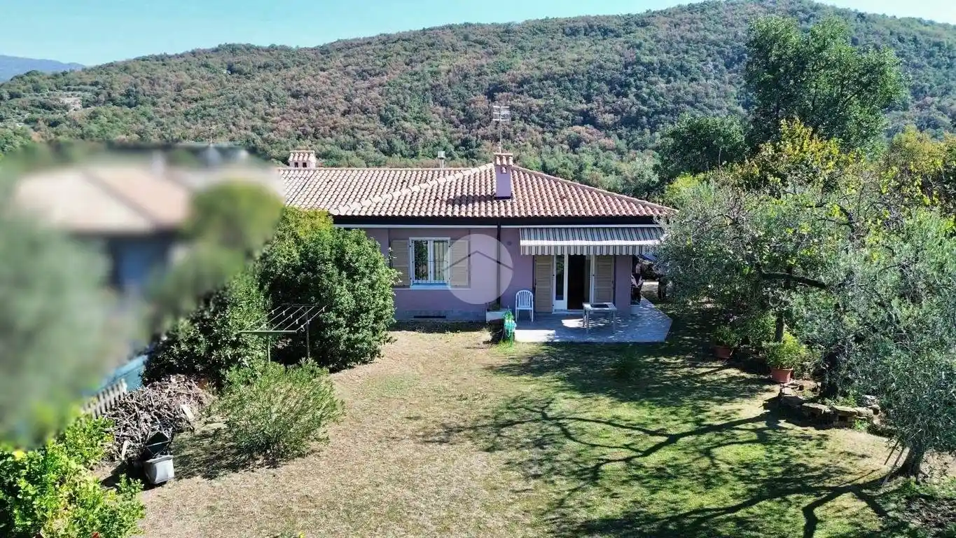 Villa in vendita a Torri del Benaco