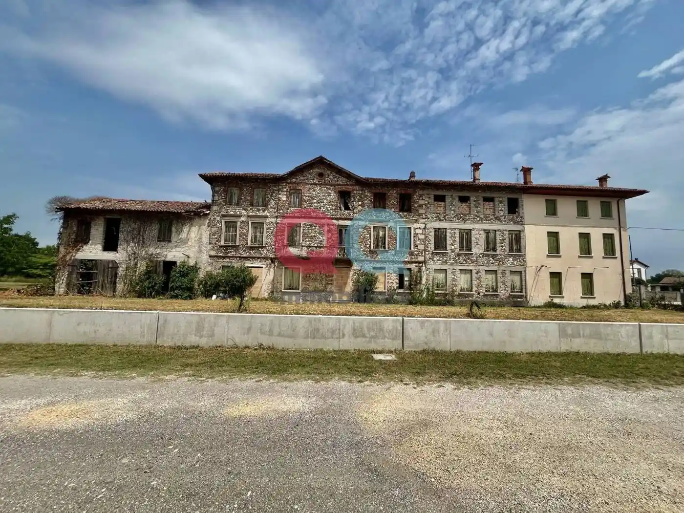 Palazzo - Edificio in vendita a Pasian di Prato