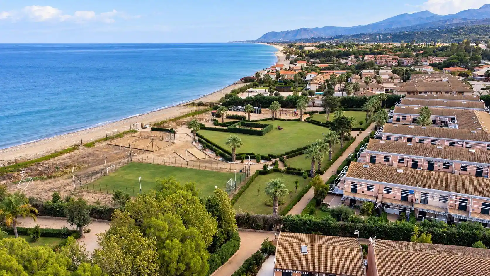 Appartamento in vendita a Campofelice di Roccella