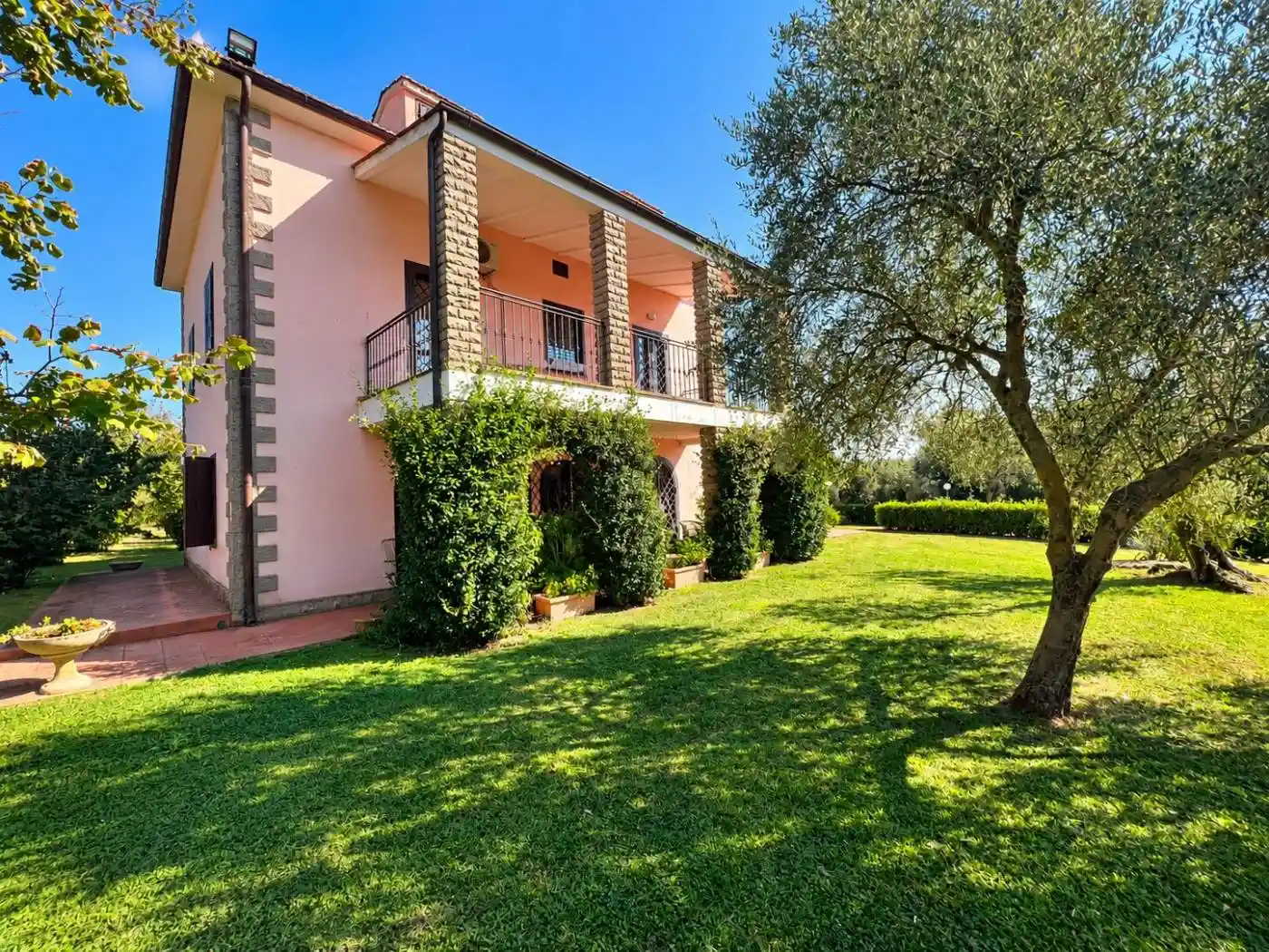 Villa in vendita a Ronciglione