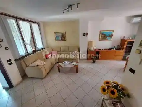 Villa in vendita a Trezzano sul Naviglio