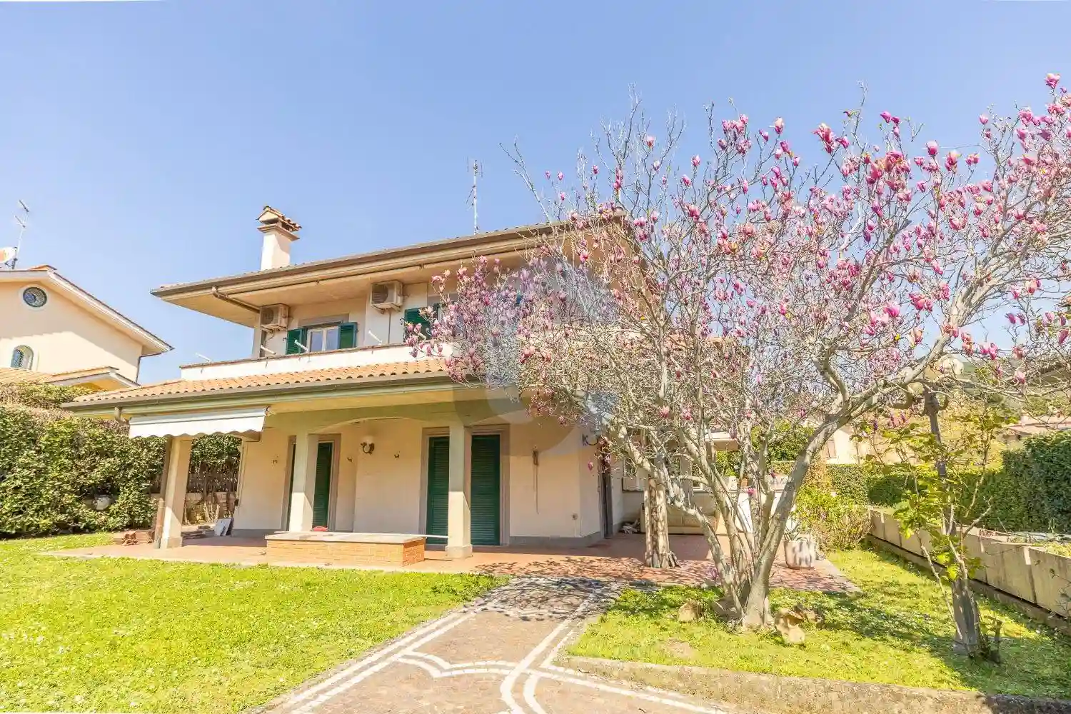 Villa - foto 2