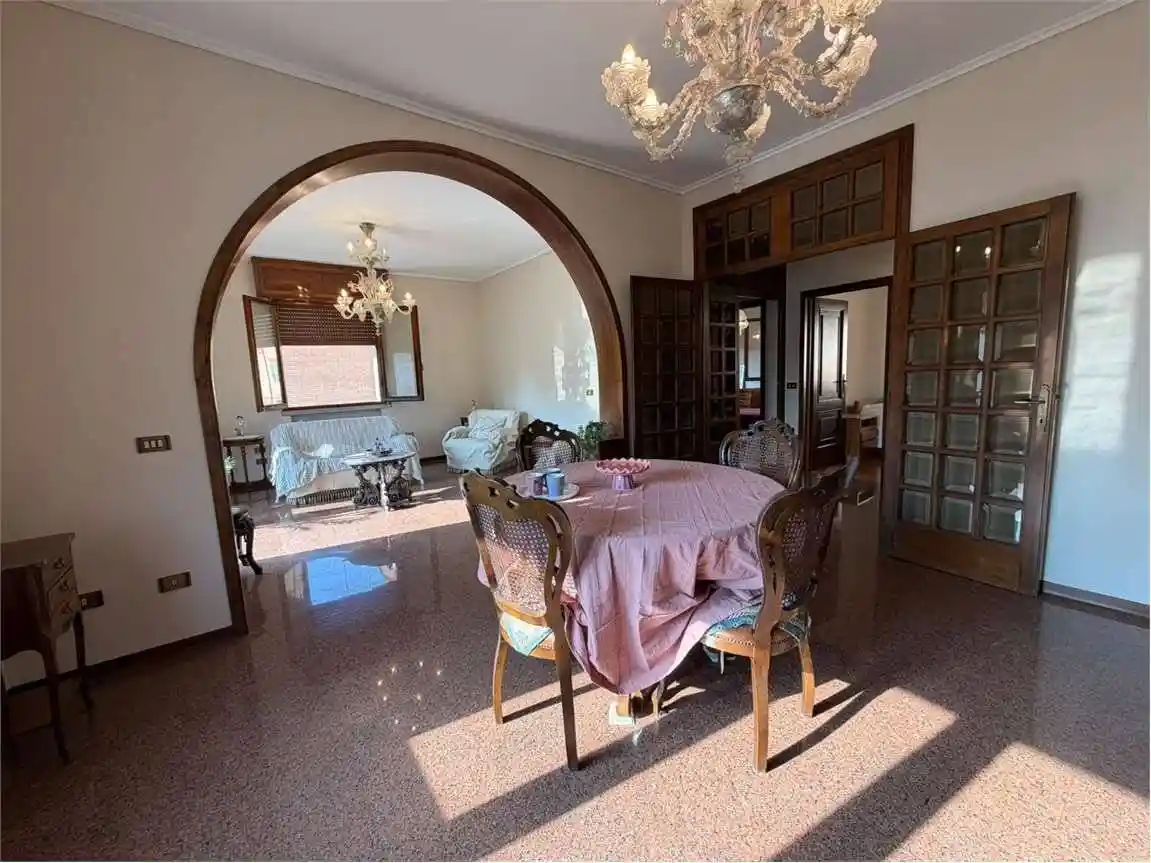 Appartamento in vendita a Modena