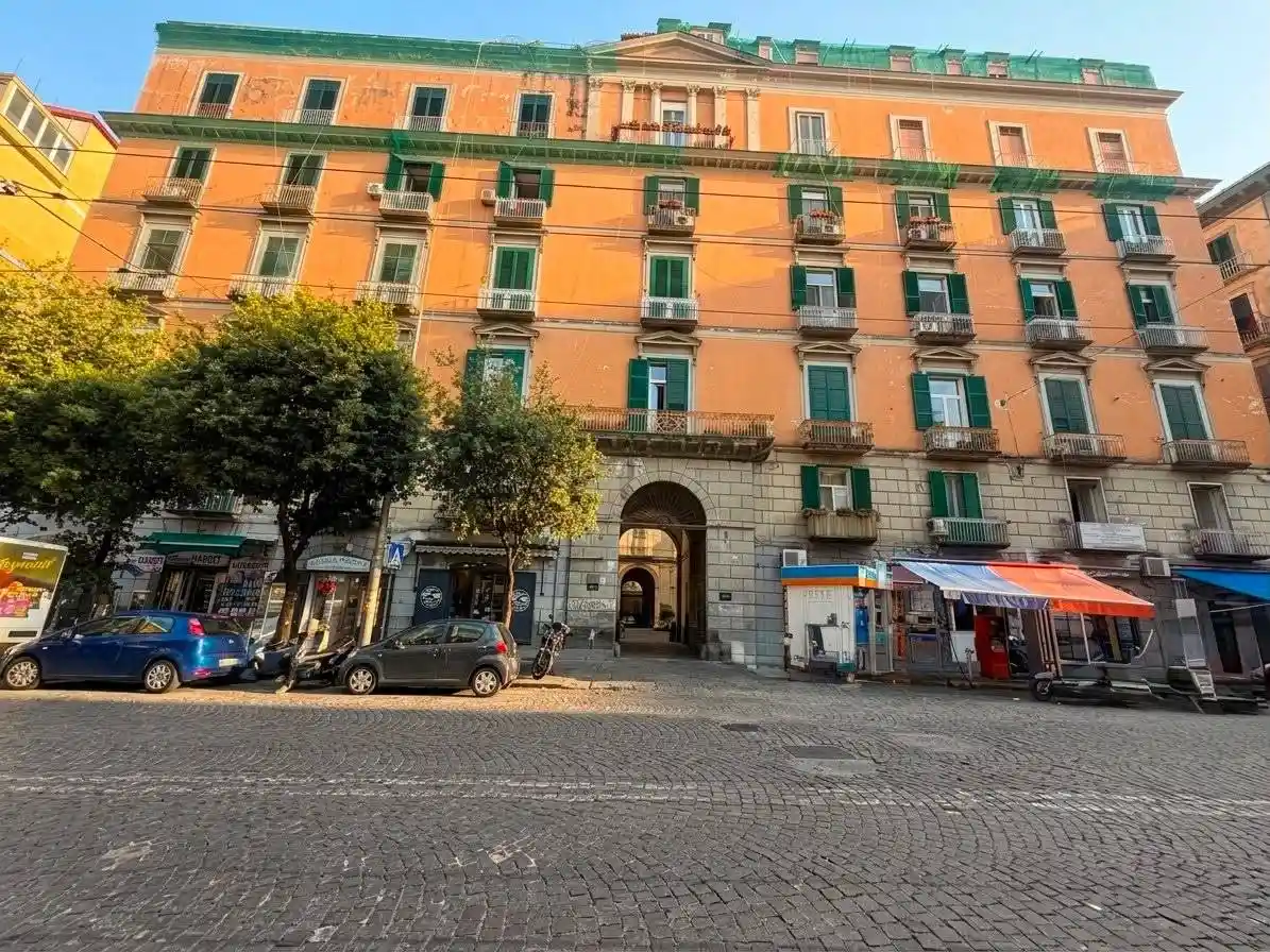 Appartamento in vendita a Napoli