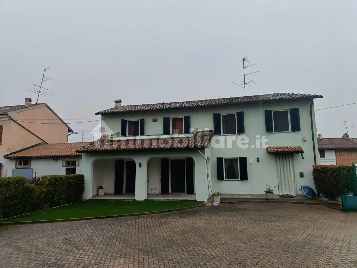 Villa in vendita a Casale Monferrato