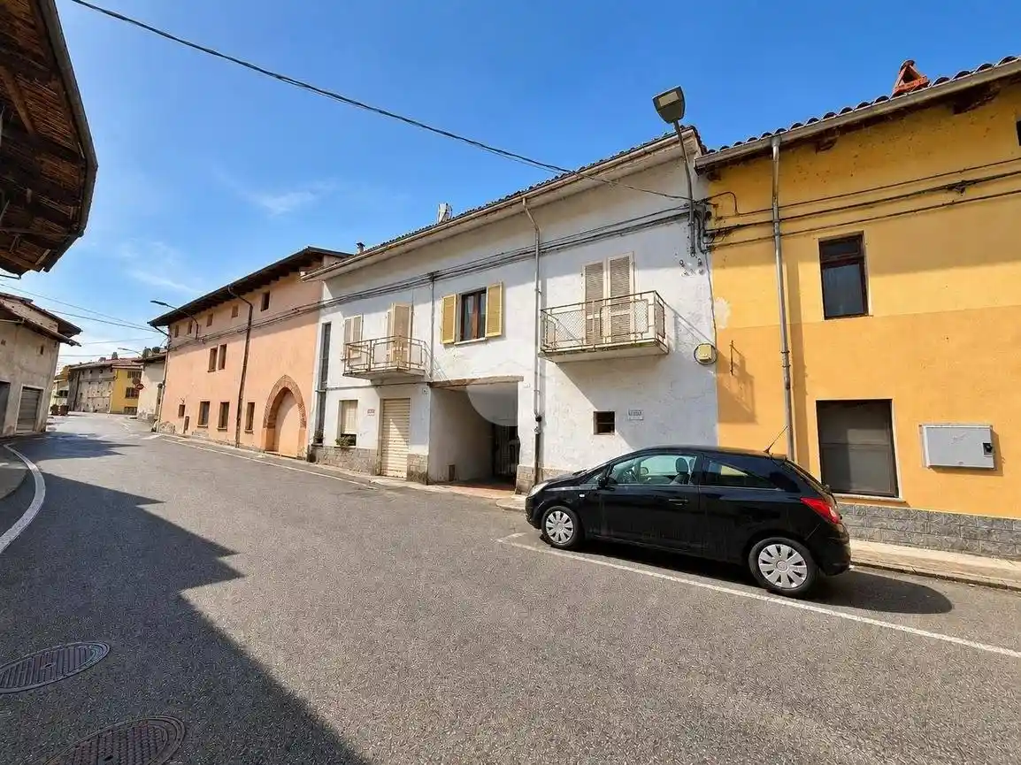 Rustico - Casale in vendita a Albiano d'Ivrea