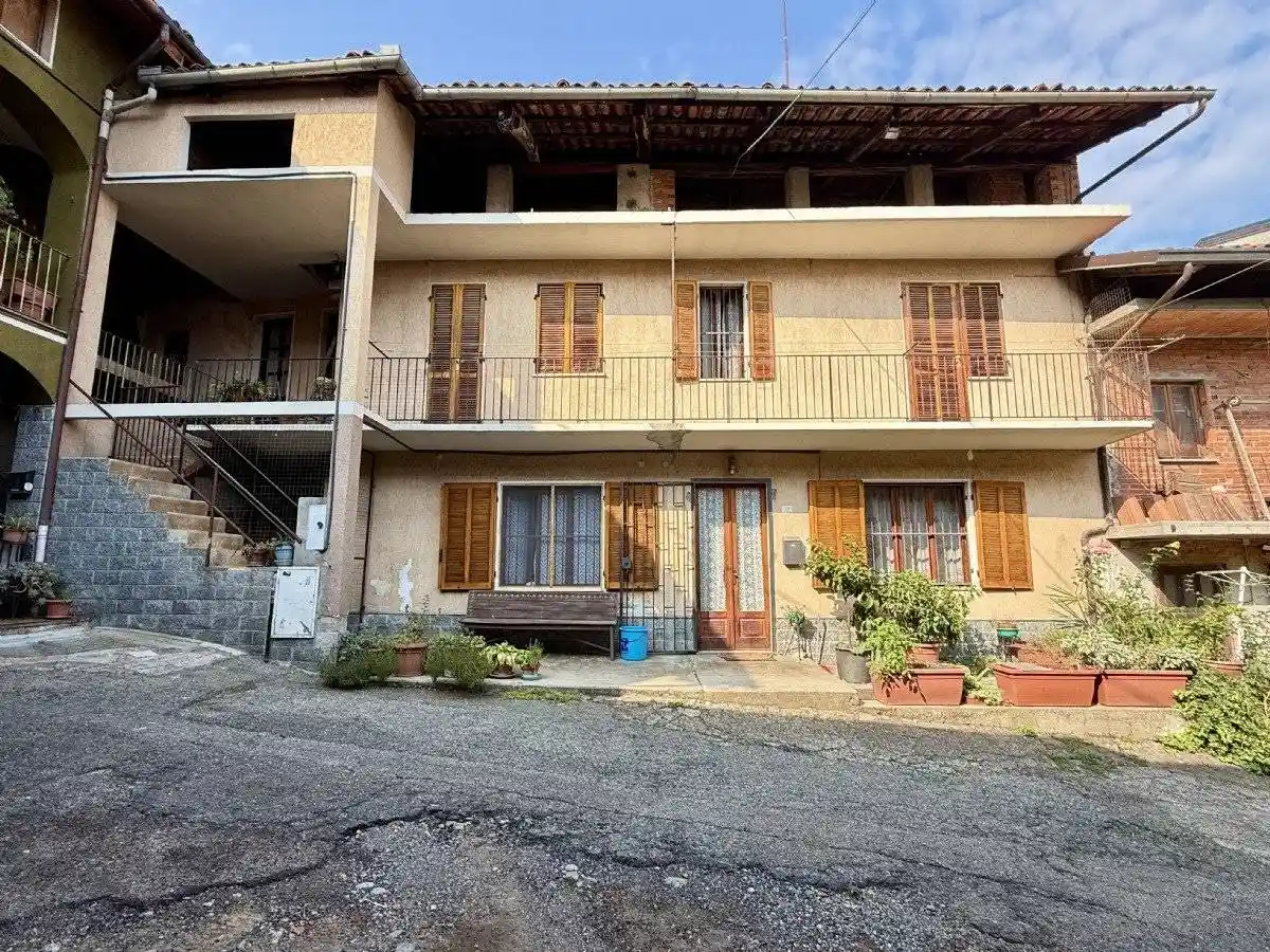Casa indipendente in vendita a Bollengo