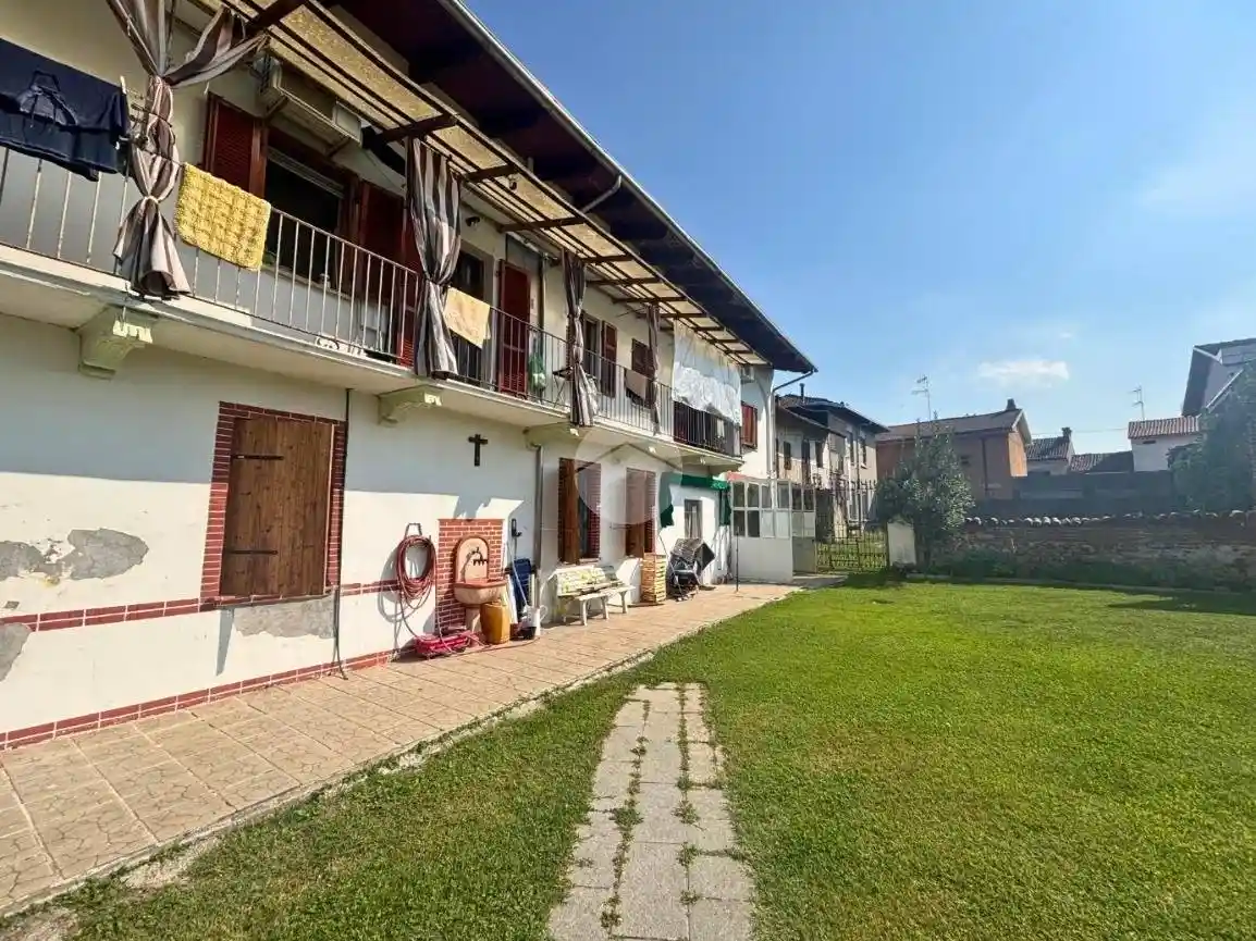 Casa indipendente in vendita a Borgo Vercelli