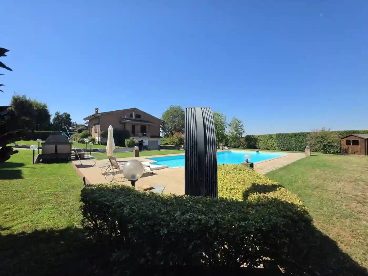 Villa - foto 2
