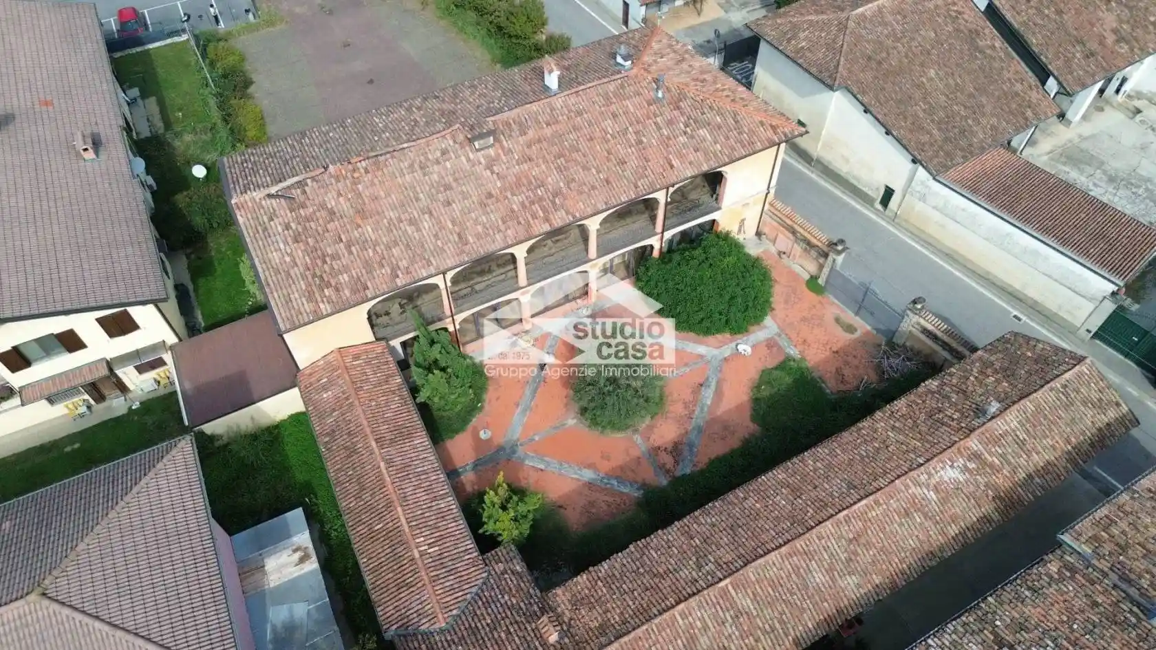 Palazzo - Edificio in vendita a Camisano