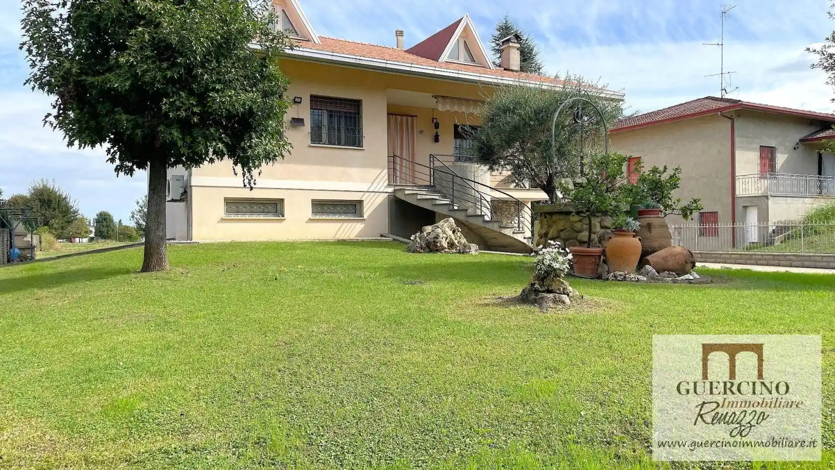 Villa in vendita a Cento