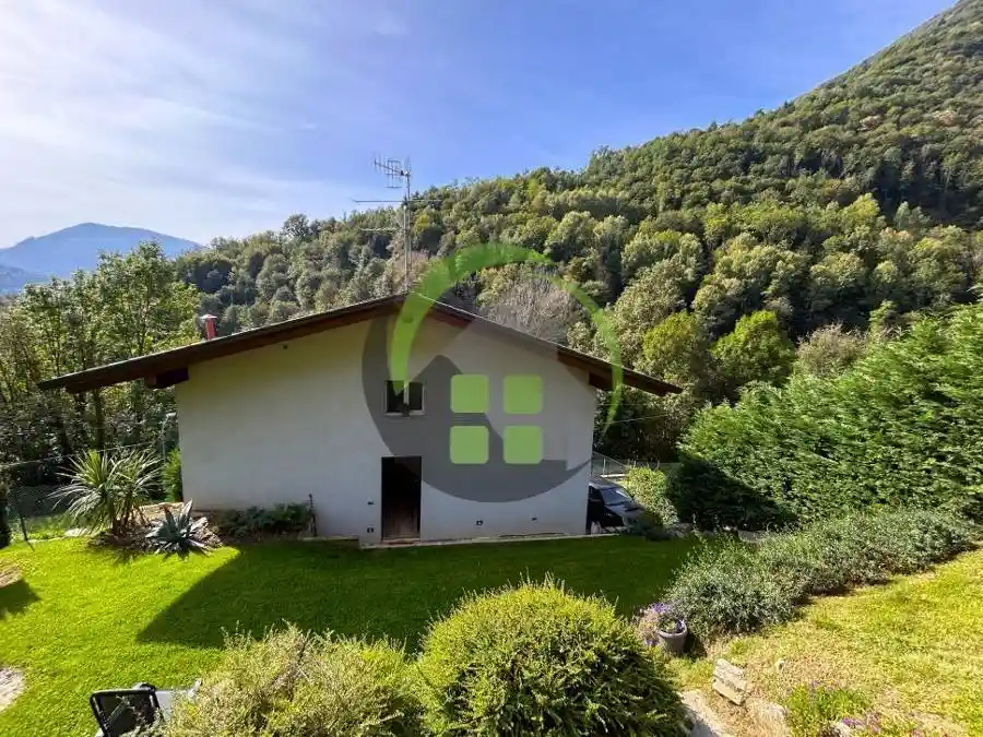 Villa in vendita a Gazzaniga