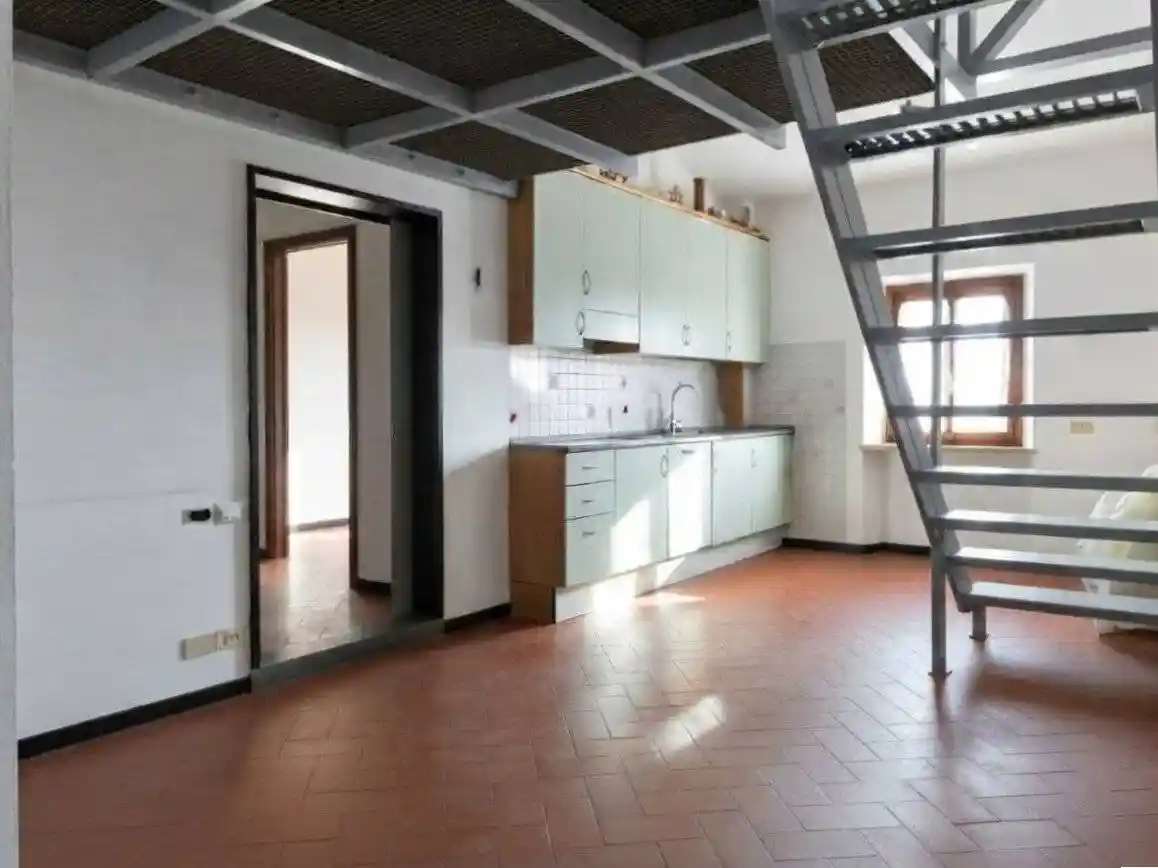 Appartamento in vendita a Capraia e Limite