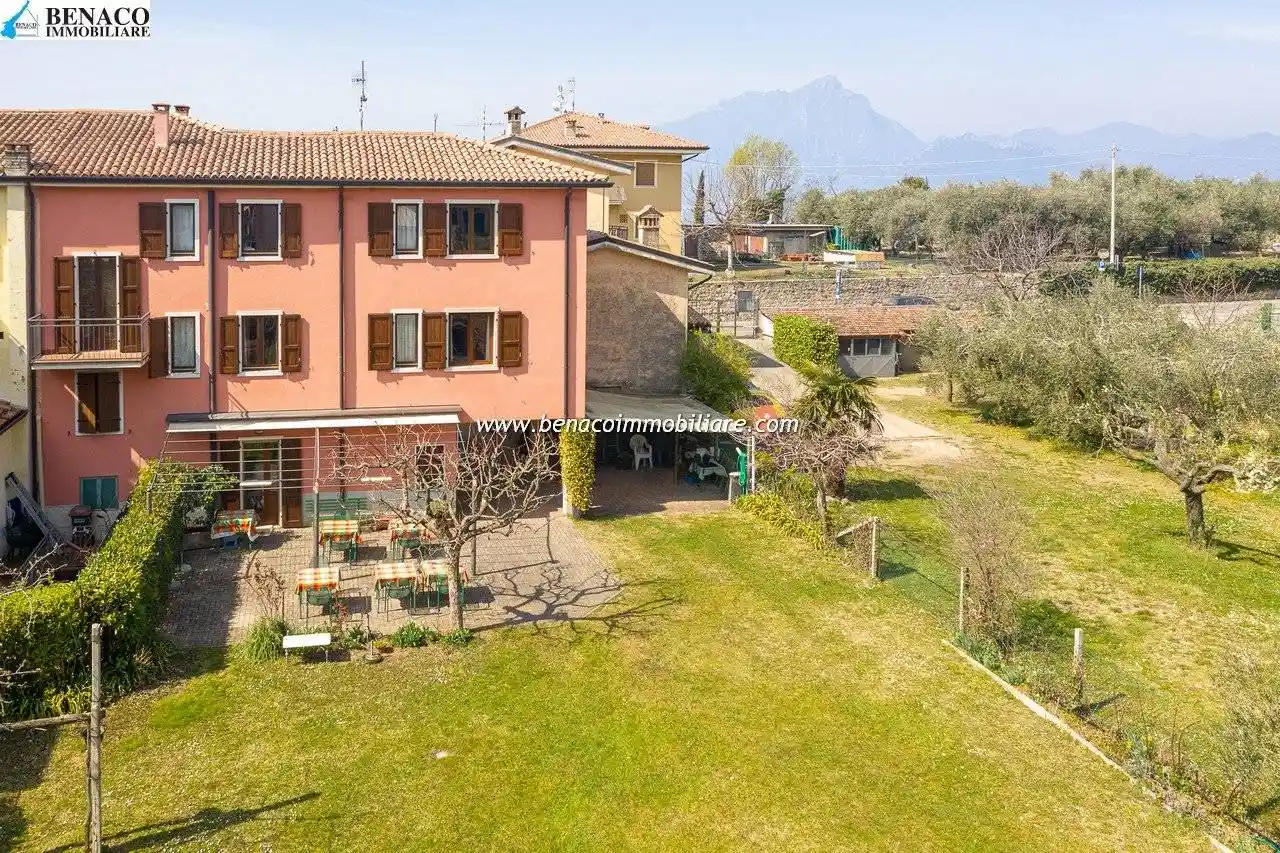 Casa indipendente in vendita a Torri del Benaco