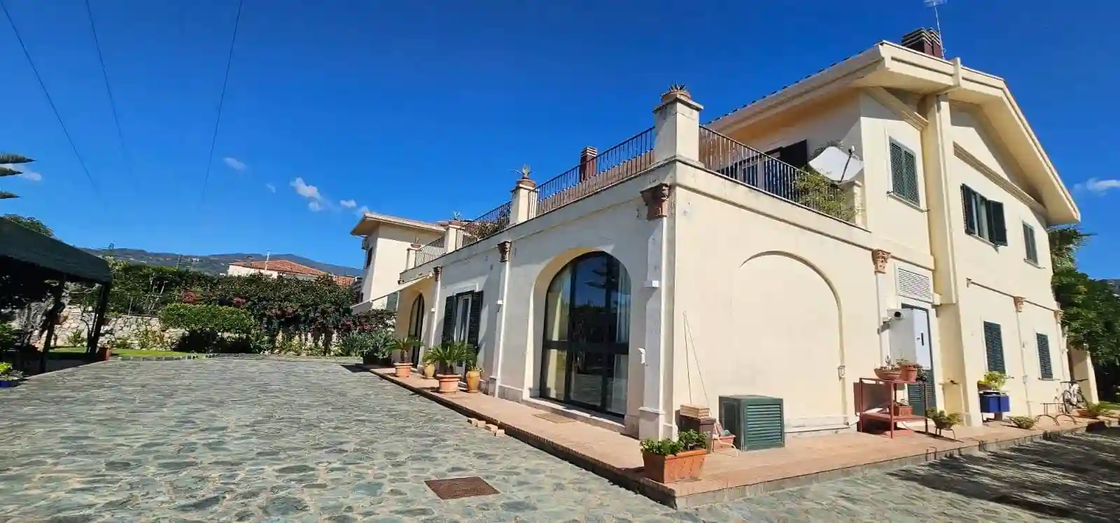 Villa - foto 2