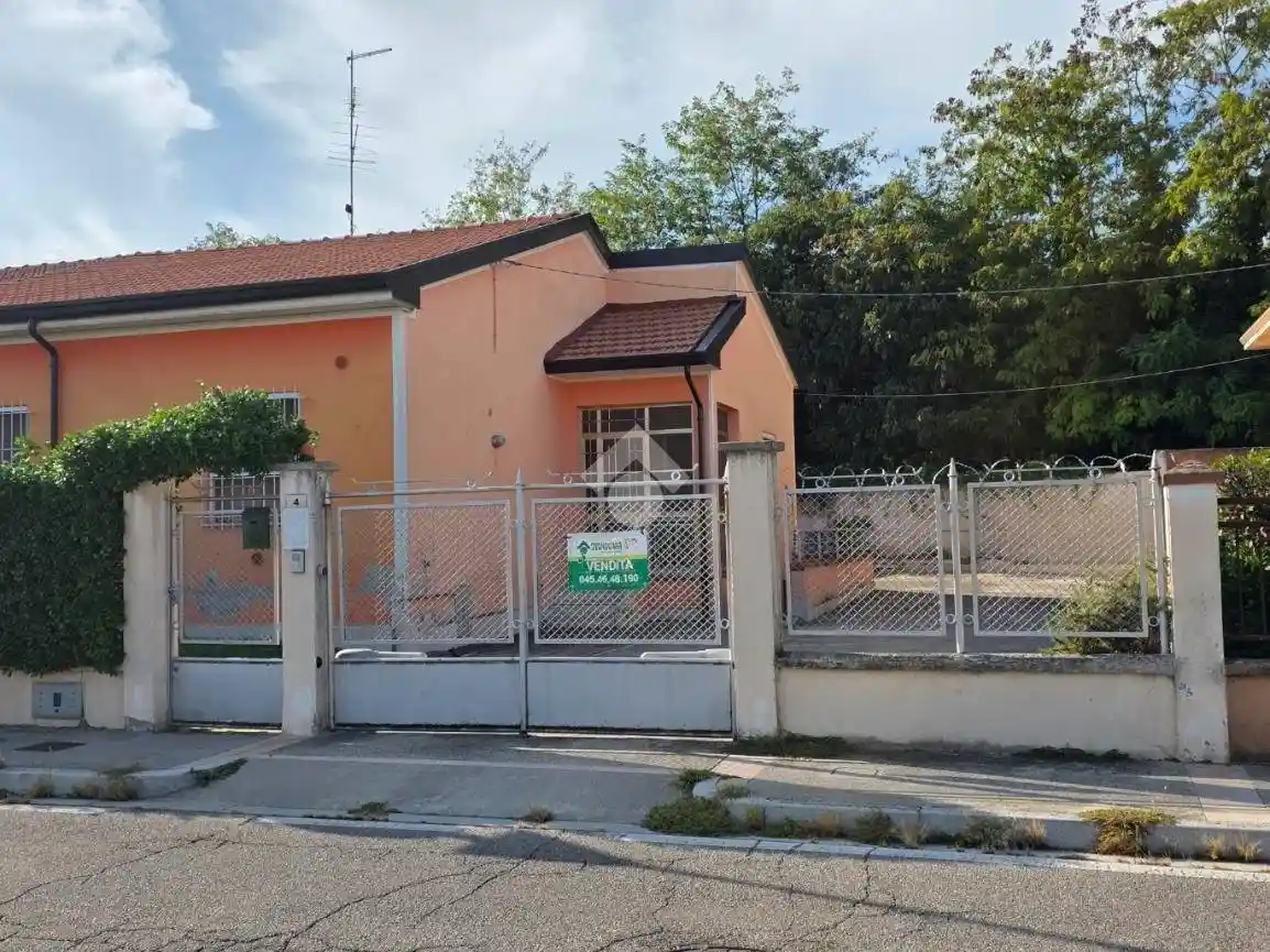 Villa in vendita a Valeggio sul Mincio