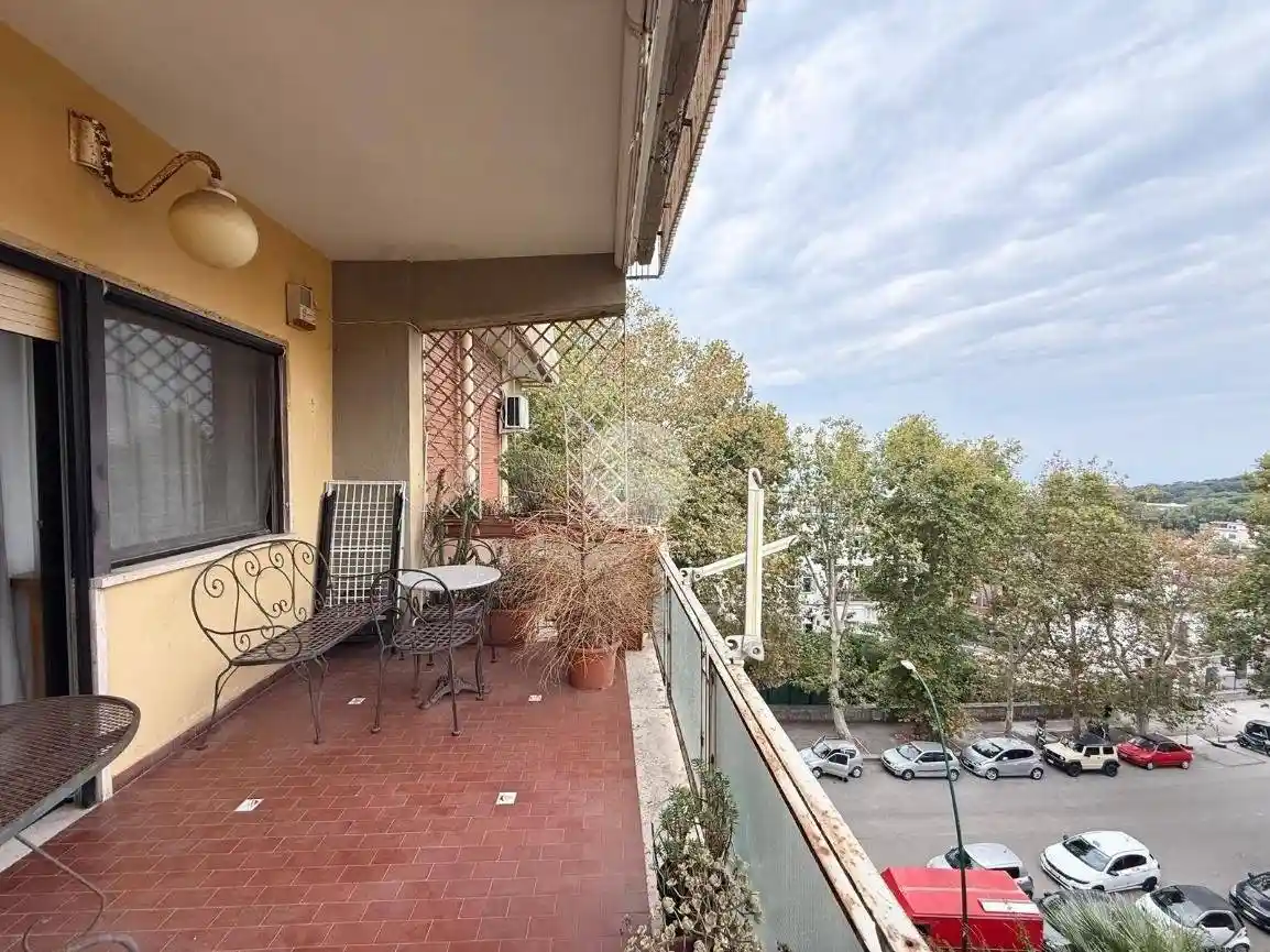 Appartamento in vendita a Napoli