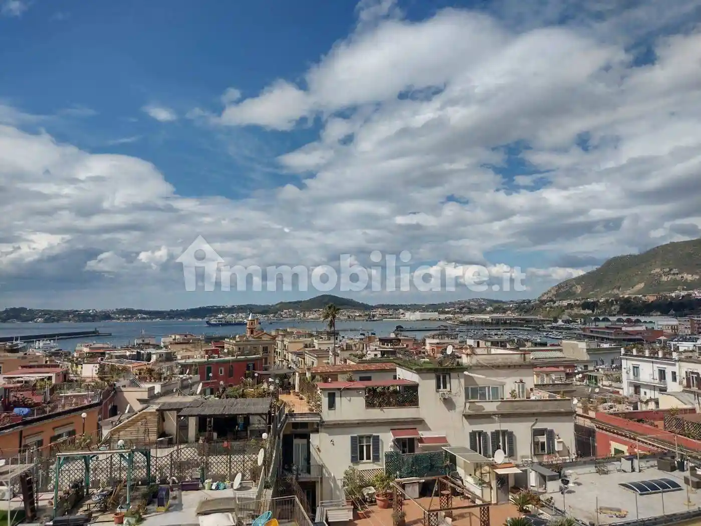 Appartamento in affitto a Pozzuoli