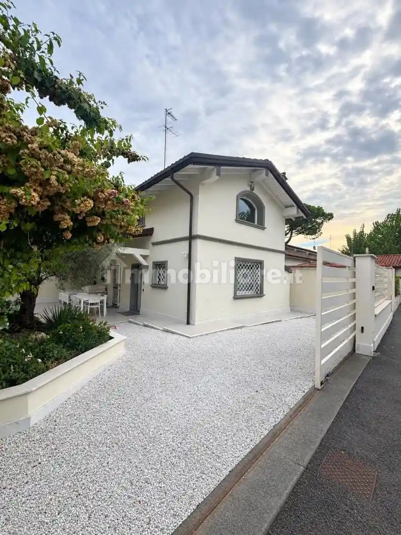 Villa in vendita a Forte dei Marmi