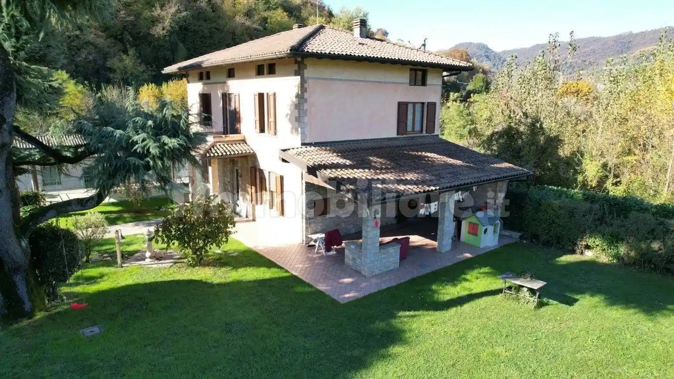 Villa in vendita a Credaro
