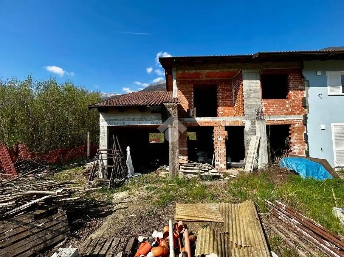 Villa in vendita a San Didero
