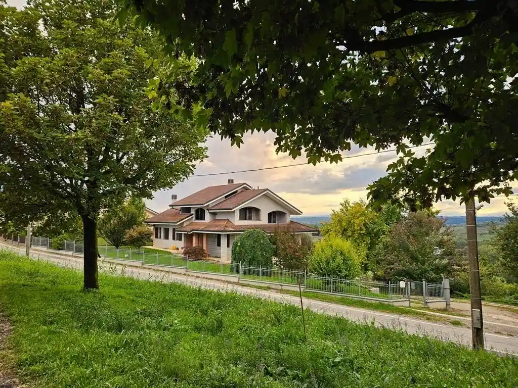 Villa in vendita a Calliano