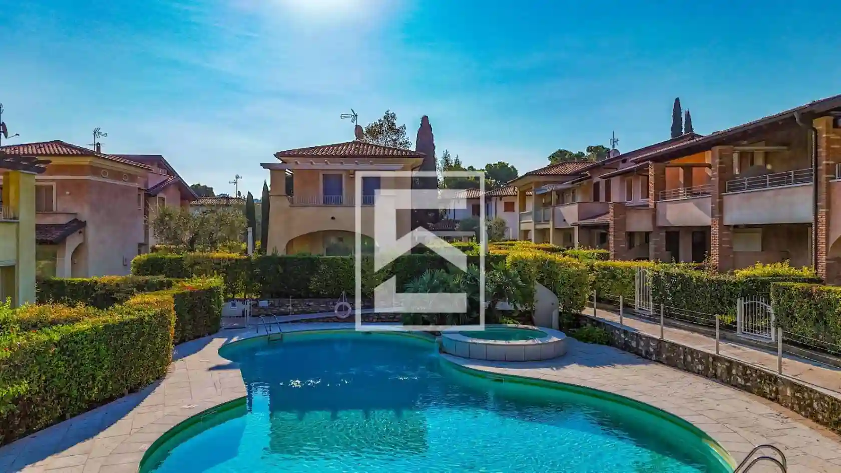 Villa - foto 2
